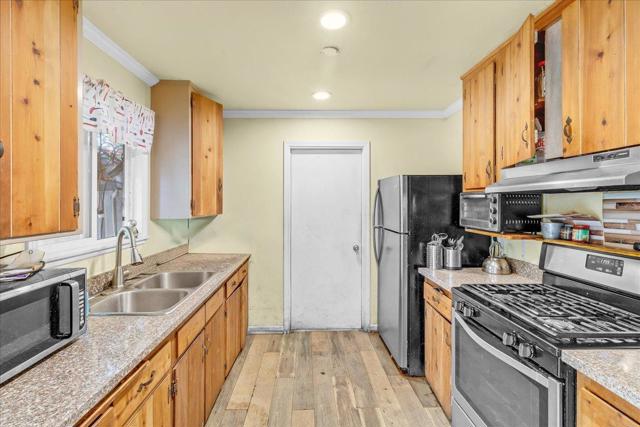 730 Los Coches Avenue, Salinas CA: https://media.crmls.org/mediaz/638b69ed-fb90-4f67-a675-0060109931c3.jpg