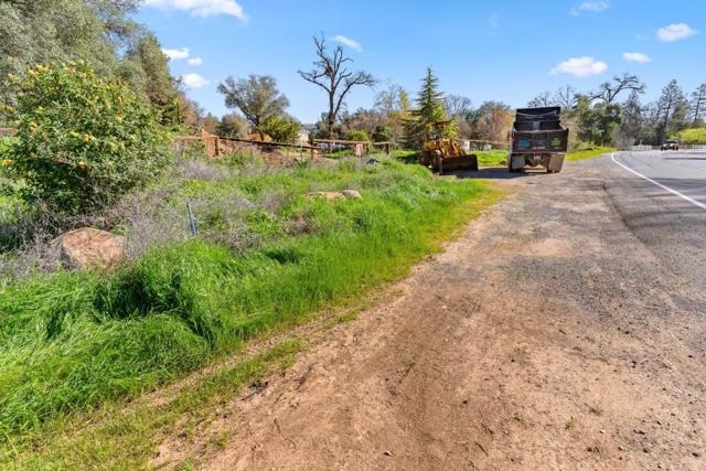 10264 Combie Road,  CA: https://media.crmls.org/mediaz/638b7b0e-25e9-41f0-994e-32e26765bc53.jpg