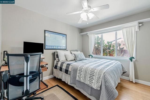 49 Terra Bella Dr, Walnut Creek CA: https://media.crmls.org/mediaz/638b9711-aa6a-4484-9998-e15c6f171a1e.jpg
