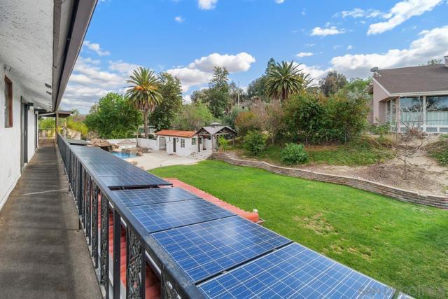 27350 Pachea Trl, Hemet CA: https://media.crmls.org/mediaz/638bed98-f499-4b24-b89e-2cb9812aa6a2.jpg