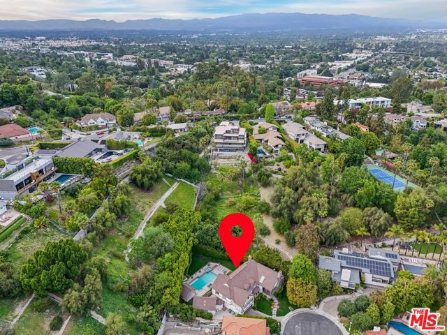 16754 Ashley Oaks, Encino CA: https://media.crmls.org/mediaz/638c2596-f7e6-4e34-ace3-f3dc3f3781bd.jpg