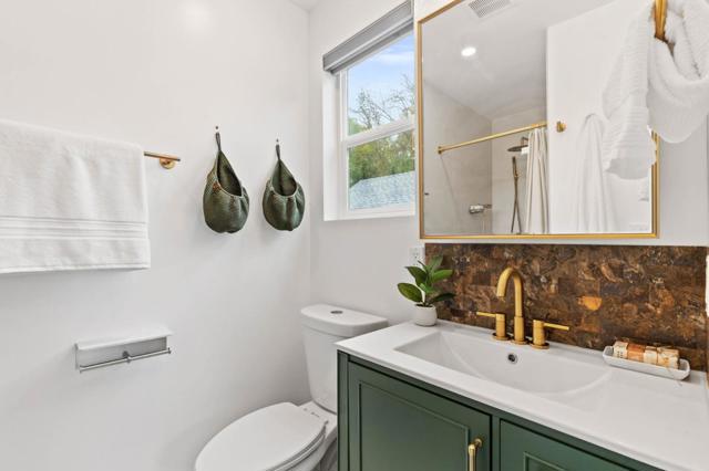 21476 Orange Avenue, Castro Valley CA: https://media.crmls.org/mediaz/638c2ff0-f378-45e5-b3a0-0e4cfafaf20c.jpg