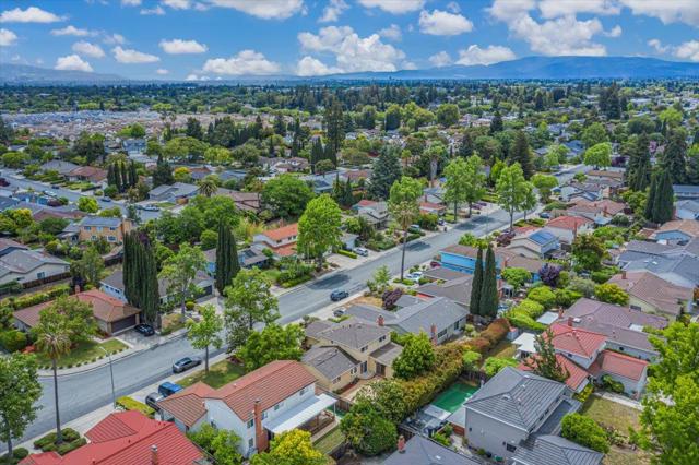 651 Starbush Drive, Sunnyvale CA: https://media.crmls.org/mediaz/638c3e55-1b10-4e60-97cd-e391c6f7dba4.jpg
