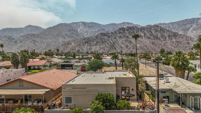 52280 Avenida Herrera, La Quinta CA: https://media.crmls.org/mediaz/638cfe69-c5d4-4def-99fe-ee142e53be8b.jpg