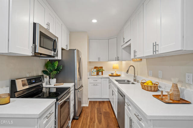 Detail Gallery Image 10 of 30 For 138 S Bryn Mawr St #39,  Ventura,  CA 93003 - 3 Beds | 2 Baths