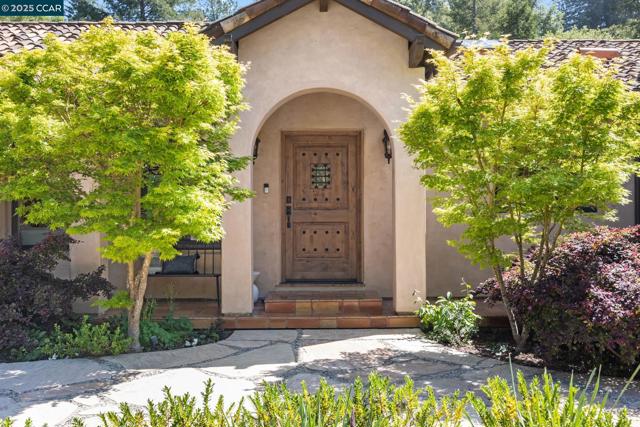 80 Rheem Blvd, Orinda CA: https://media.crmls.org/mediaz/638d9a43-6393-4bfc-a80e-d4f684d93bdb.jpg