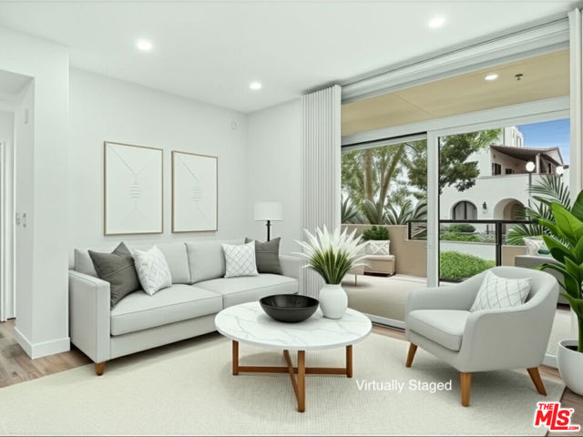 13044 Pacific, Playa Vista CA: https://media.crmls.org/mediaz/638e807f-2135-4187-85ff-e4e59421377f.jpg