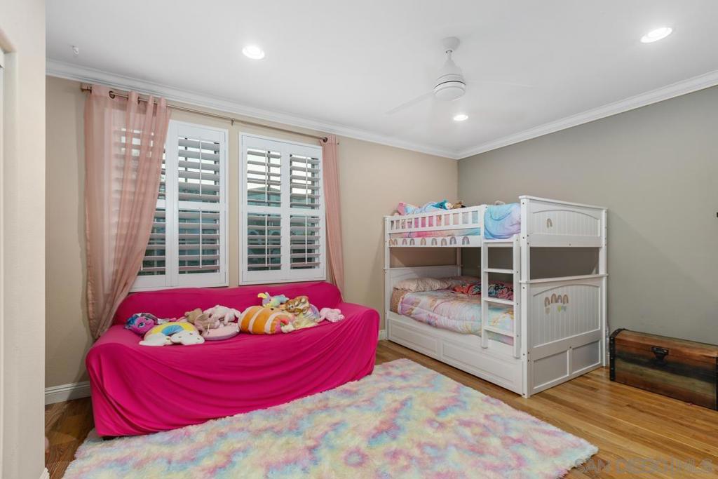 MLS #250030585SD img 2