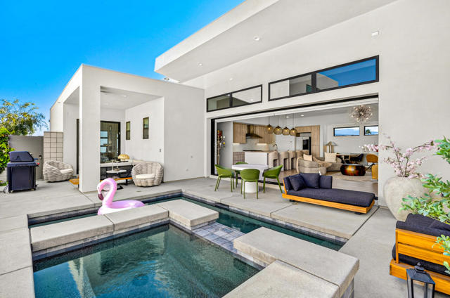 795 Obsidian W Loop, Palm Springs CA: https://media.crmls.org/mediaz/6390116e-0594-4d37-8624-470c77b046e3.jpg