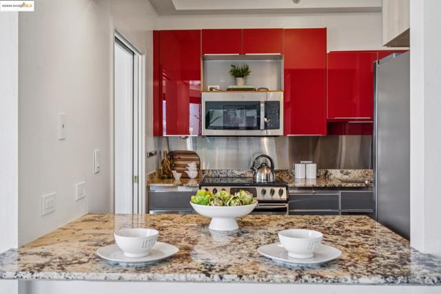 6363 Christie Ave, Emeryville CA: https://media.crmls.org/mediaz/63902b43-45a4-4ac4-96e1-69a9daf17ca5.jpg