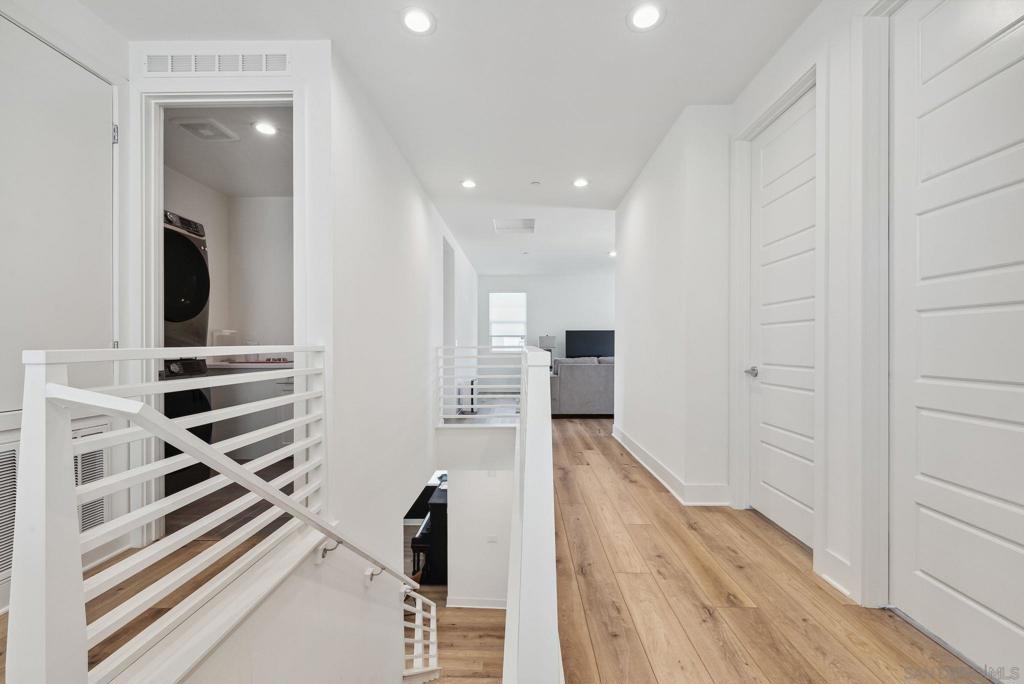 MLS #250035606SD img 29