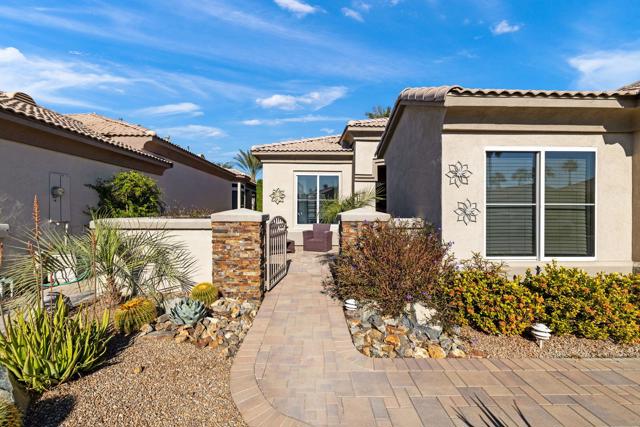 80464 Muirfield Drive, Indio CA: https://media.crmls.org/mediaz/6390dbb7-0346-4f6f-94a3-108e606d78ae.jpg