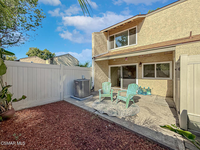 1683 Addax Circle, Ventura CA: https://media.crmls.org/mediaz/6390fe8d-9de4-4451-9718-365d70b110e8.jpg