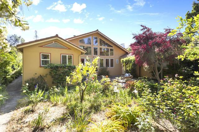 620 Olive Street, Menlo Park CA: https://media.crmls.org/mediaz/63914c25-a125-417e-a098-4444caa1ce62.jpg
