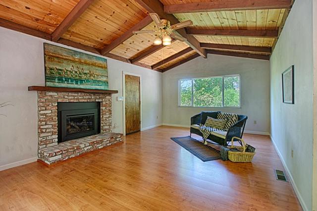 41 Grandview Avenue, Felton CA: https://media.crmls.org/mediaz/639236af-3340-4b48-b673-0d89bbe65c29.jpg