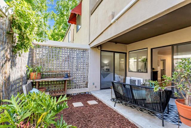 449 Alberto Way, Los Gatos CA: https://media.crmls.org/mediaz/63927a0a-da08-470d-bf77-07f476eff41d.jpg