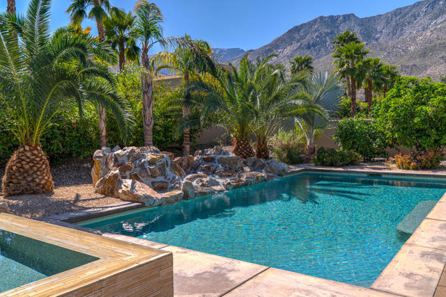 463 Lautner Lane, Palm Springs CA: https://media.crmls.org/mediaz/6392cc3b-849b-4c48-bb5d-ee814030b4e1.jpg