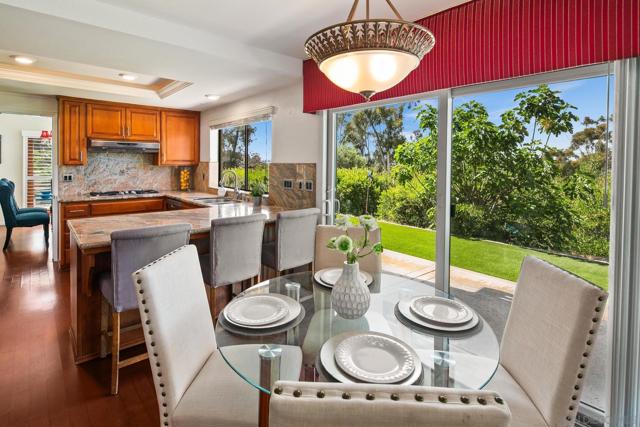 1586 Kimberly Woods Dr, El Cajon CA: https://media.crmls.org/mediaz/63932906-9c73-4304-ad99-d73b381524b9.jpg