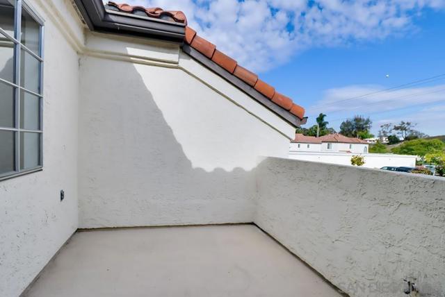 742 Eastshore Ter, Chula Vista CA: https://media.crmls.org/mediaz/63935729-03a6-4046-b8be-fbe18c7a0706.jpg