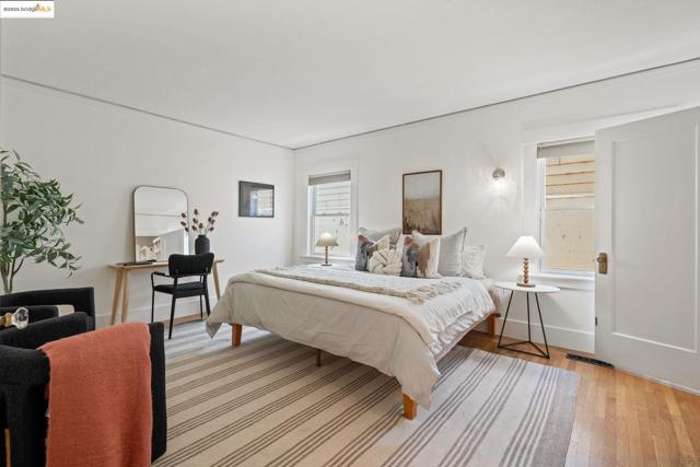 355 Arlington Ave., Berkeley CA: https://media.crmls.org/mediaz/6393e563-d59f-475f-8833-b88d084c0959.jpg