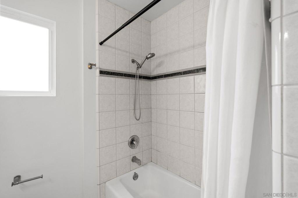 https://media.crmls.org/mediaz/6394627c-4adc-45ee-9d1a-027910abcde5.jpg?preset=X-Large