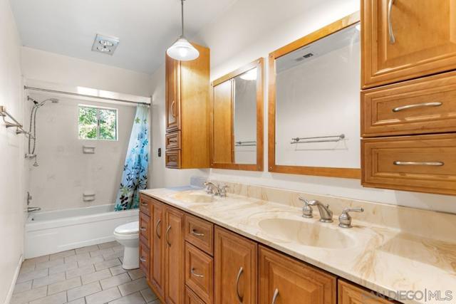 732 Hamilton Lane, Fallbrook CA: https://media.crmls.org/mediaz/6394bd46-4a73-42f5-9425-5438fb08c65b.jpg