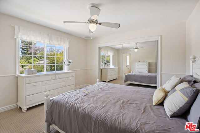 23040 Blue Bird Drive, Calabasas CA: https://media.crmls.org/mediaz/6394e36d-f46c-44ef-8339-6d9935a48521.jpg