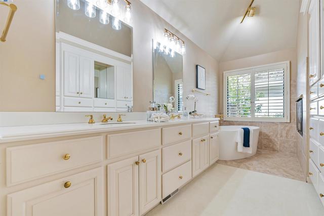 158 Golden Ridge Rd, Alamo CA: https://media.crmls.org/mediaz/6394f15e-d958-4043-9330-ee42e531dc7f.jpg