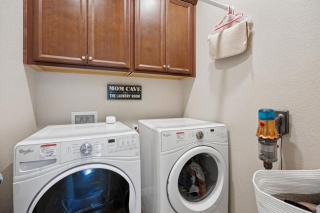 2521 Apricot Way, Gilroy CA: https://media.crmls.org/mediaz/63951a56-22d7-4637-9b44-c0bf18b1a62b.jpg