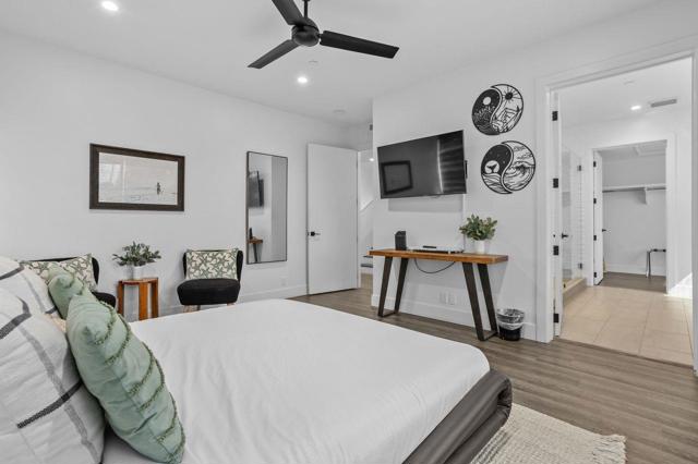508 N Tremont Street, Oceanside CA: https://media.crmls.org/mediaz/6395274e-e8de-4621-92a6-21f3f5df8715.jpg