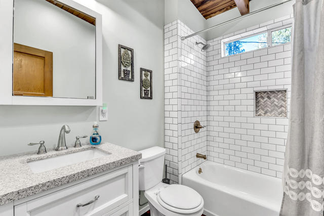53340 Idyllbrook Drive, Idyllwild CA: https://media.crmls.org/mediaz/6395439d-fac3-40fd-be90-e806f48d9f66.jpg