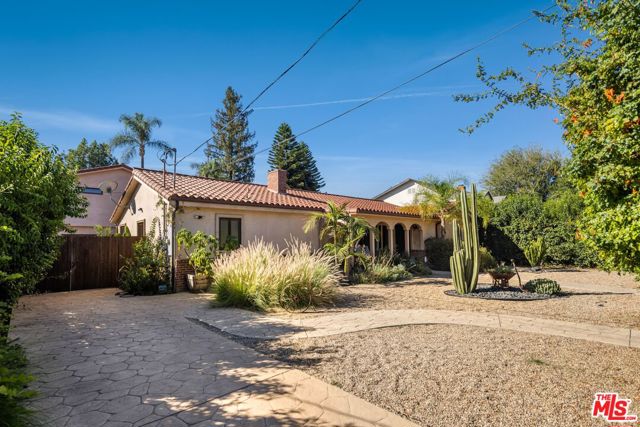 13800 Erwin Street photo 23