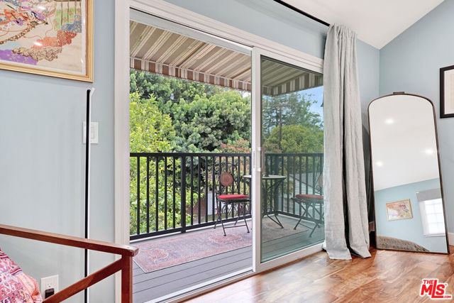 5111 Babcock Avenue, Valley Village CA: https://media.crmls.org/mediaz/6395ea8e-0430-4232-8654-3ff4f0e9f0f5.jpg