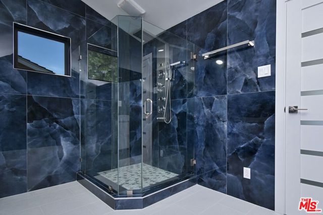 12112 Woodley Avenue, Granada Hills CA: https://media.crmls.org/mediaz/6395fb47-17bc-4f59-a427-569c0d698fc4.jpg