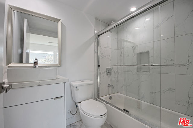 954 N Kingsley Drive, Los Angeles CA: https://media.crmls.org/mediaz/6396b763-4d3c-44e2-bdba-ea89bc8eeec0.jpg
