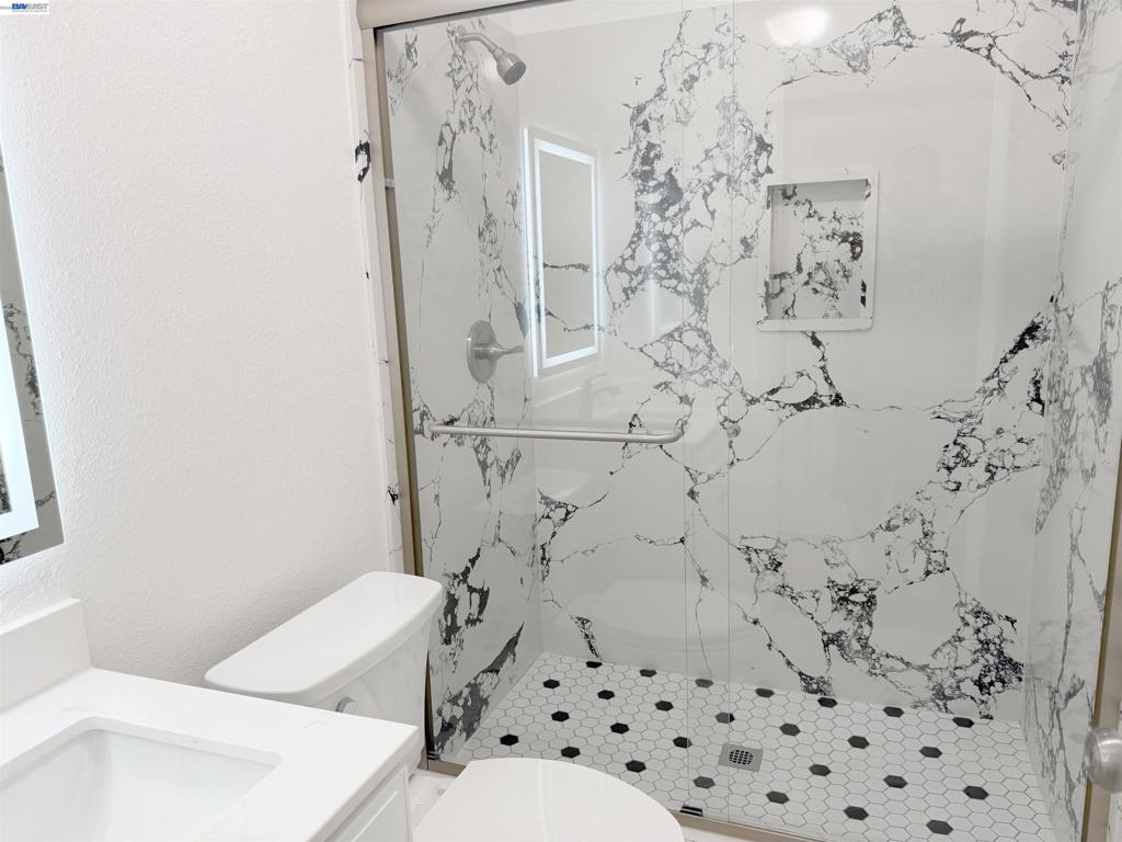 https://media.crmls.org/mediaz/6396ede9-0247-4d22-80c7-79816016f0ce.jpg?preset=X-Large