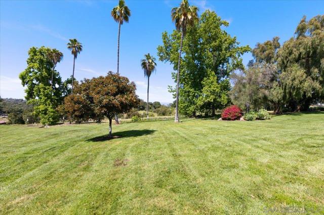 27725 Mountain Meadow Rd, Escondido CA: https://media.crmls.org/mediaz/63974846-263f-4684-9f12-7b5a78fa4b0f.jpg