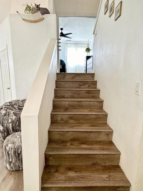 10525 Flora Verda Court, Santee CA: https://media.crmls.org/mediaz/63978b7d-76ab-4c90-9949-ccf24009c03e.jpg