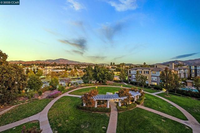 1800 Alma Ave, Walnut Creek CA: https://media.crmls.org/mediaz/63984656-4459-4508-a7c9-fb454cd275d7.jpg