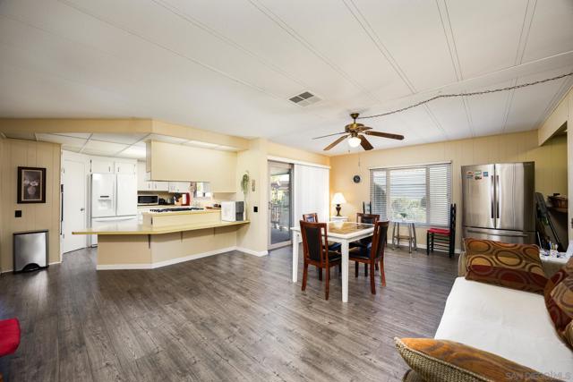 4650 Dulin Rd, Fallbrook CA: https://media.crmls.org/mediaz/639868fa-4832-4acc-88d6-4704e1c4f8d4.jpg