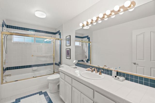 3920 Lakemead Way, Redwood City CA: https://media.crmls.org/mediaz/63988420-49b7-4388-8e90-23b5ff424c49.jpg