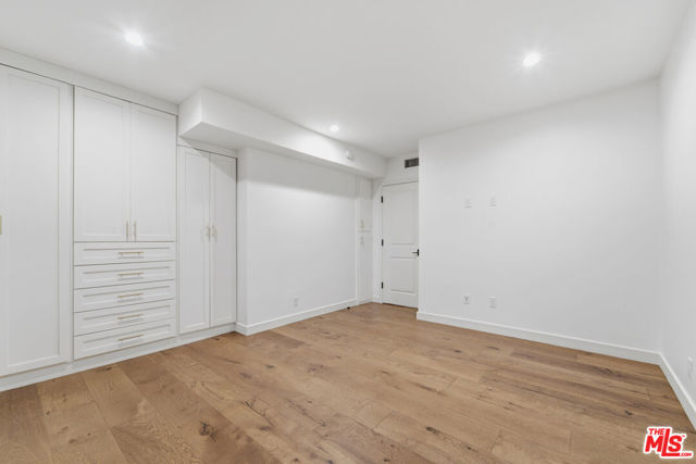393 Huntley Drive, 1 photo 21