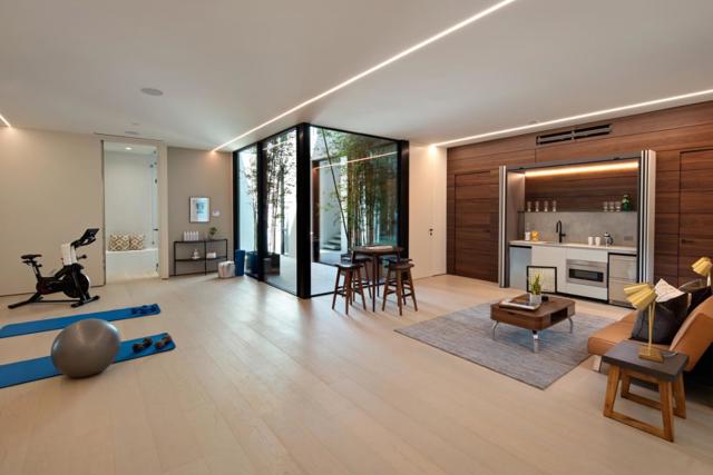 2171 Clayton Drive, Menlo Park CA: https://media.crmls.org/mediaz/63997292-dfe6-4ad1-b0c4-3ce1b6f3d9cc.jpg