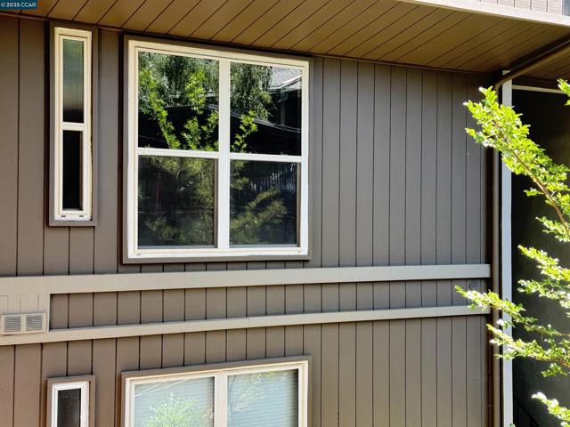 2059 Ascot Dr., Moraga CA: https://media.crmls.org/mediaz/639996a6-733d-4898-8656-42720fbe174b.jpg