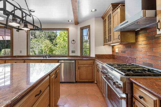 Detail Gallery Image 13 of 75 For 2000 Morongo Dr, Camarillo,  CA 93012 - 4 Beds | 3 Baths