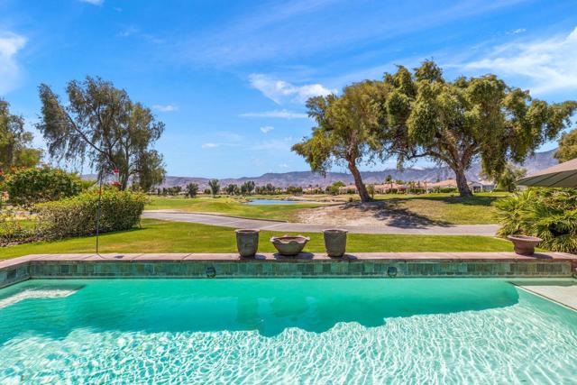 61 Via Las Flores, Rancho Mirage CA: https://media.crmls.org/mediaz/639b2799-1597-48f2-9586-bef7c3091528.jpg