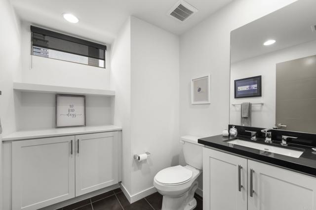 Detail Gallery Image 17 of 57 For 2563 State St, Carlsbad,  CA 92008 - 2 Beds | 2/2 Baths