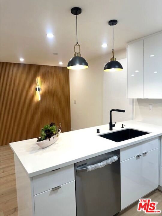 Drew Fenton | 11645 Montana Avenue Los Angeles CA | MLS: 7167122
