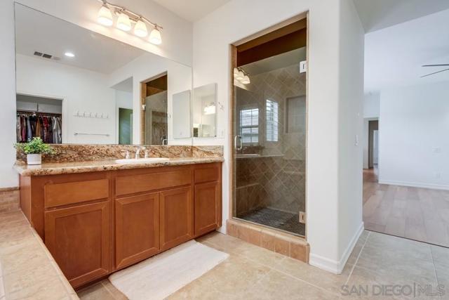 15655 Paseo Montenero, San Diego CA: https://media.crmls.org/mediaz/639c009e-1bb6-412c-94b3-4d059fb442bf.jpg