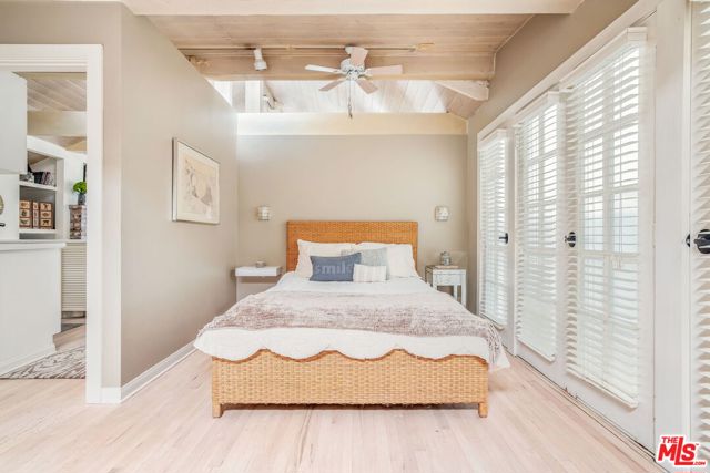 1315 N Beverly Glen Boulevard, Los Angeles CA: https://media.crmls.org/mediaz/639d9096-a937-4675-a4de-abfbe84e14b9.jpg